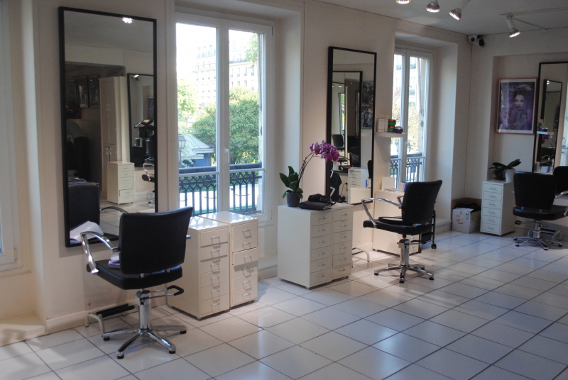 salon-coiffure-TOURTOUR-min_floor-home-office-property-living-room-room-781228-pxhere.com